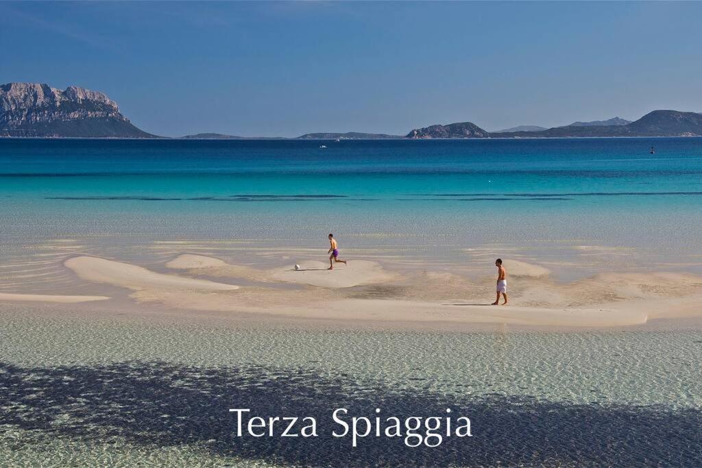 Atmosphera, Appartamento 180 M Dalla Terza Spiaggia Golfo Aranci Kültér fotó